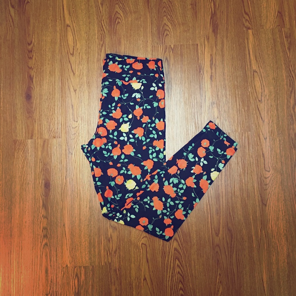 LULAROE T&C leggings NWOT